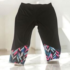 Athletic capris by the Avenue, black turquoise pink, purple blue stretchy 18/20